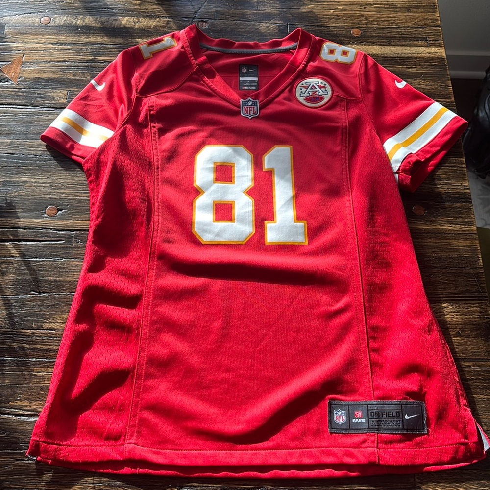 Chiefs medium women’s jersey - Moeaki #81